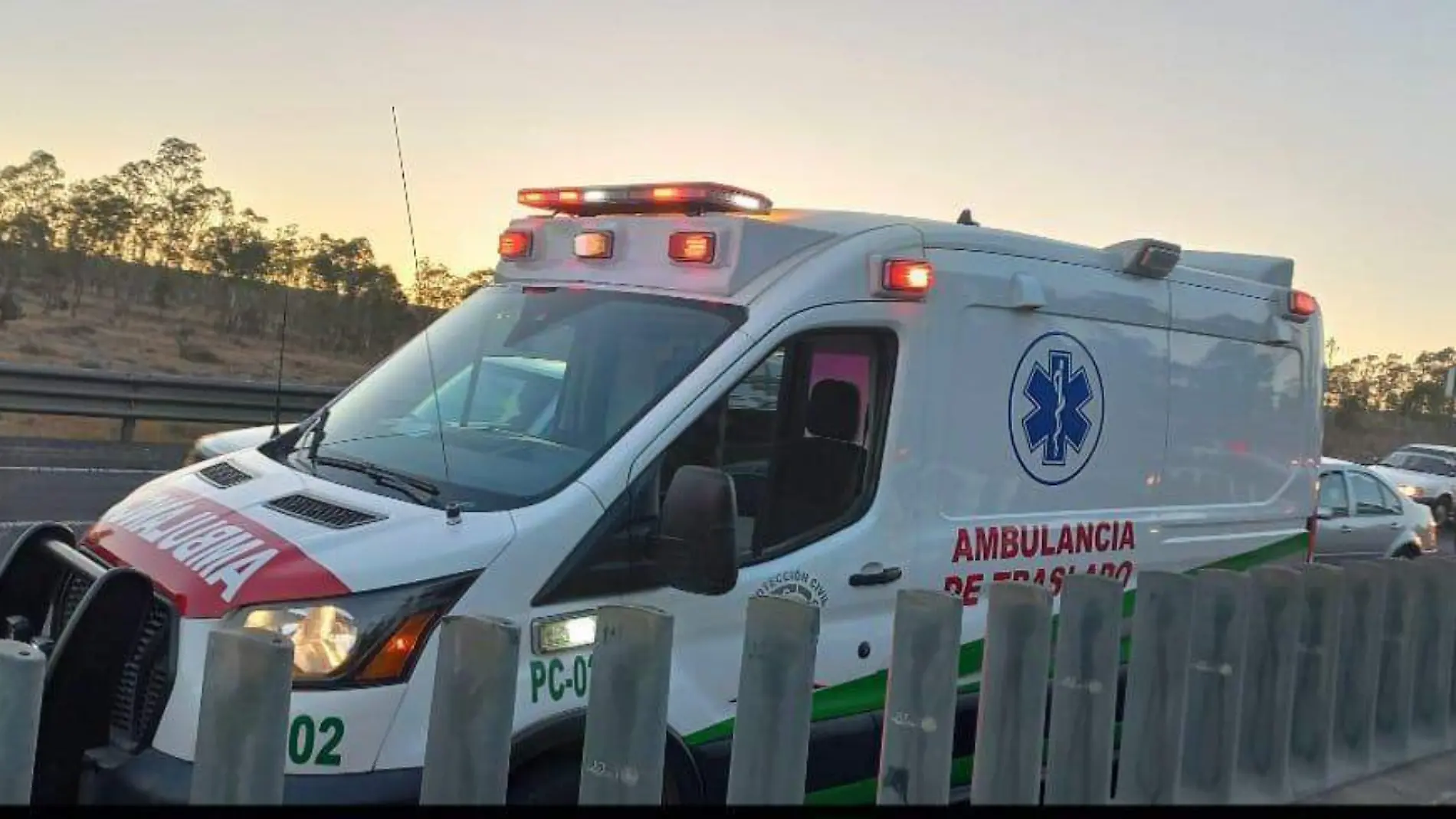 SJR POLI  ACUDIERON PARAMEDICOS